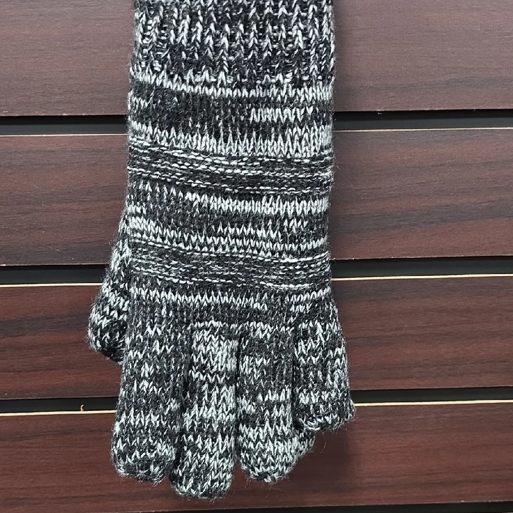 Isotoner | Adult Smartdri Knit Gloves – Black Abstract Sherpasoft Lined | OSFM
